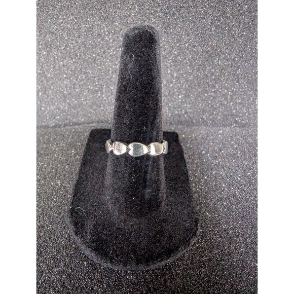 Jewelry - Teardrop Band Silver Ring -‎ size 7